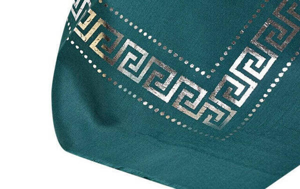 Board Patterned Green Leaf Cover