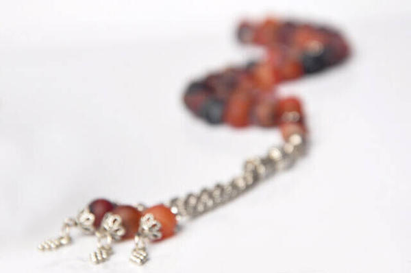 Kırmızı Siyah Naturel Akik Tesbih