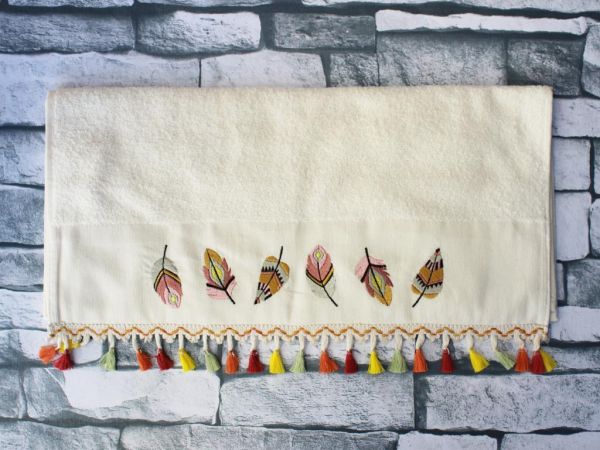 Çeyiz Diyarı Colorful Leaf Nakışlı Çeyizlik Havlu Krem