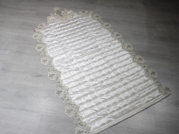 Fransız Güpürlü Birce Kapitoneli Kadife 7 Parça Bohça Seti Krem