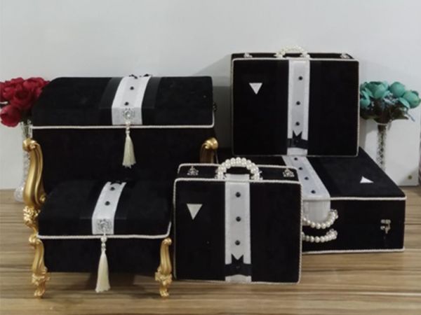 Damat Figürlü 5 Li Çeyiz Sandık Çanta Takımı Siyah