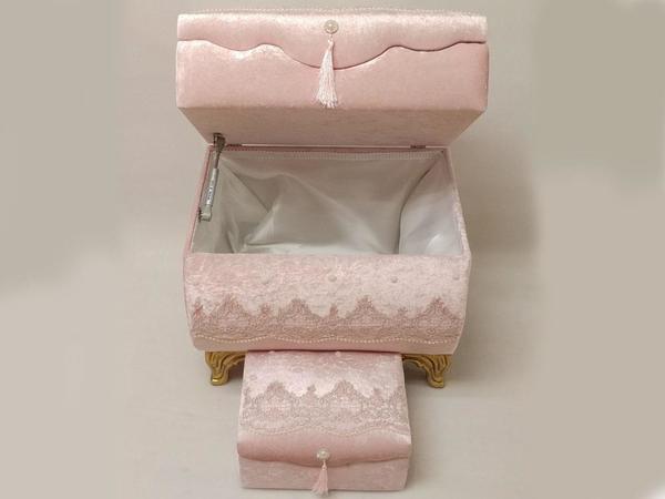 2-Part Dowry Chest with Shock Absorber and Swan Leg 2 Compartments Powder